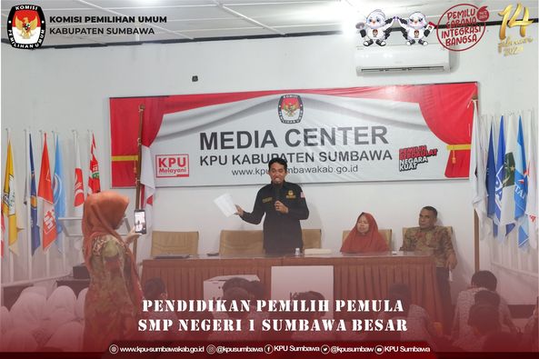 Pendidikan Pemilih Pemula Kepada SMP Negeri 1 Sumbawa Besar